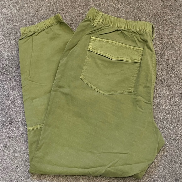 GAP Green Cargo Pants - Picture 2 of 4
